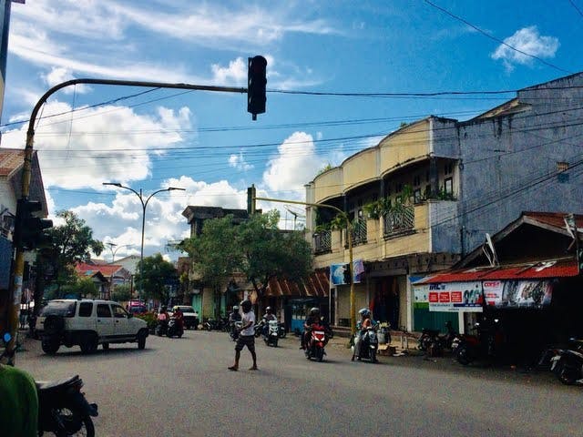 Belasan Tahun Traffic Light Di Sula Tak Berfungsi, Pengendara: Datangkan Artis Elit, Lampu Merah Menyala Sulit