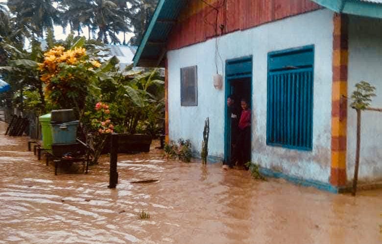 Curah Hujan Tinggi, Sejumlah Rumah Salah Satu Desa Di Sula Terendam Banjir