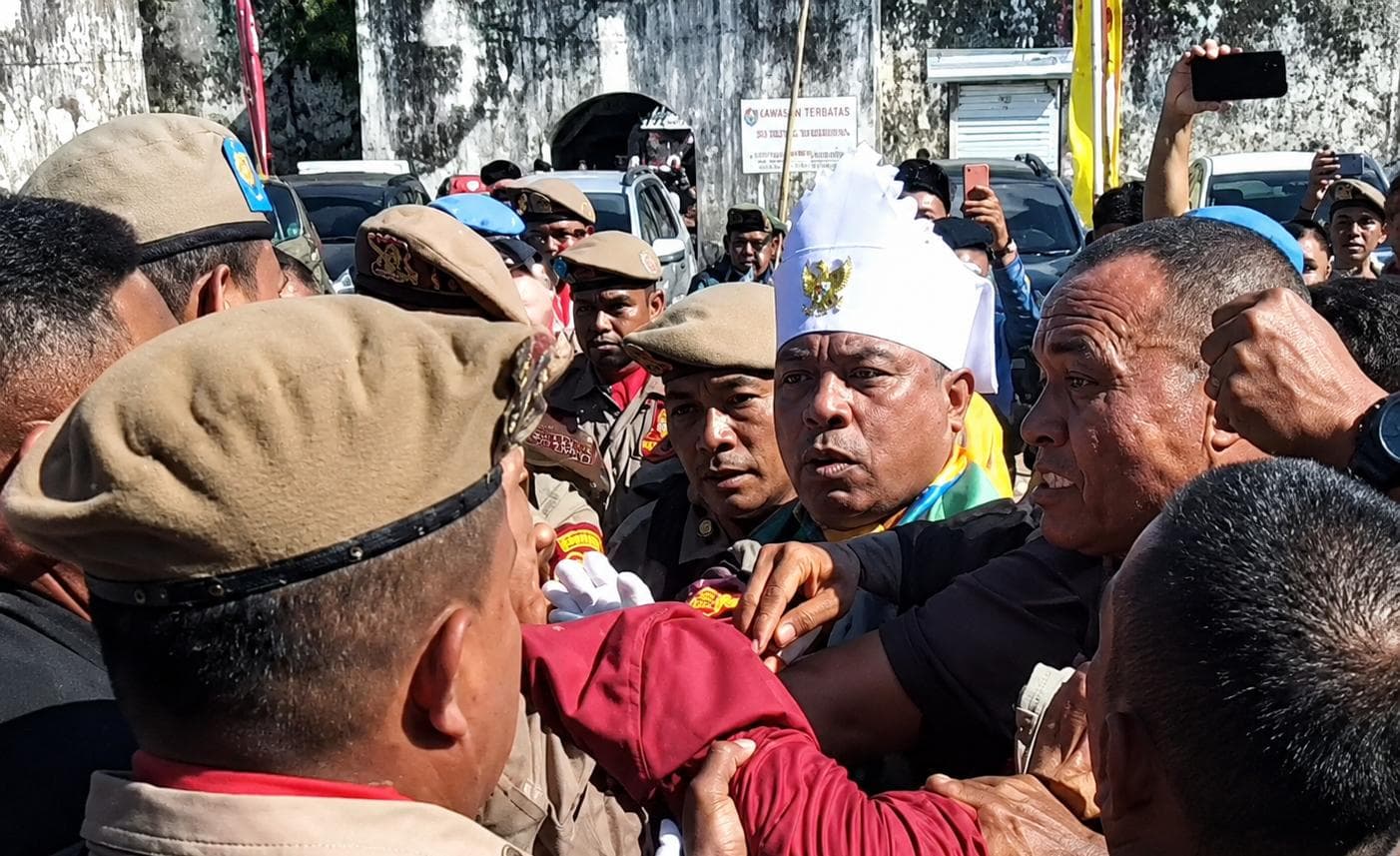 ricuh-di-hut-kepulauan-sula-ketua-imm-klaim-dianiaya-oknum-satpol-pp