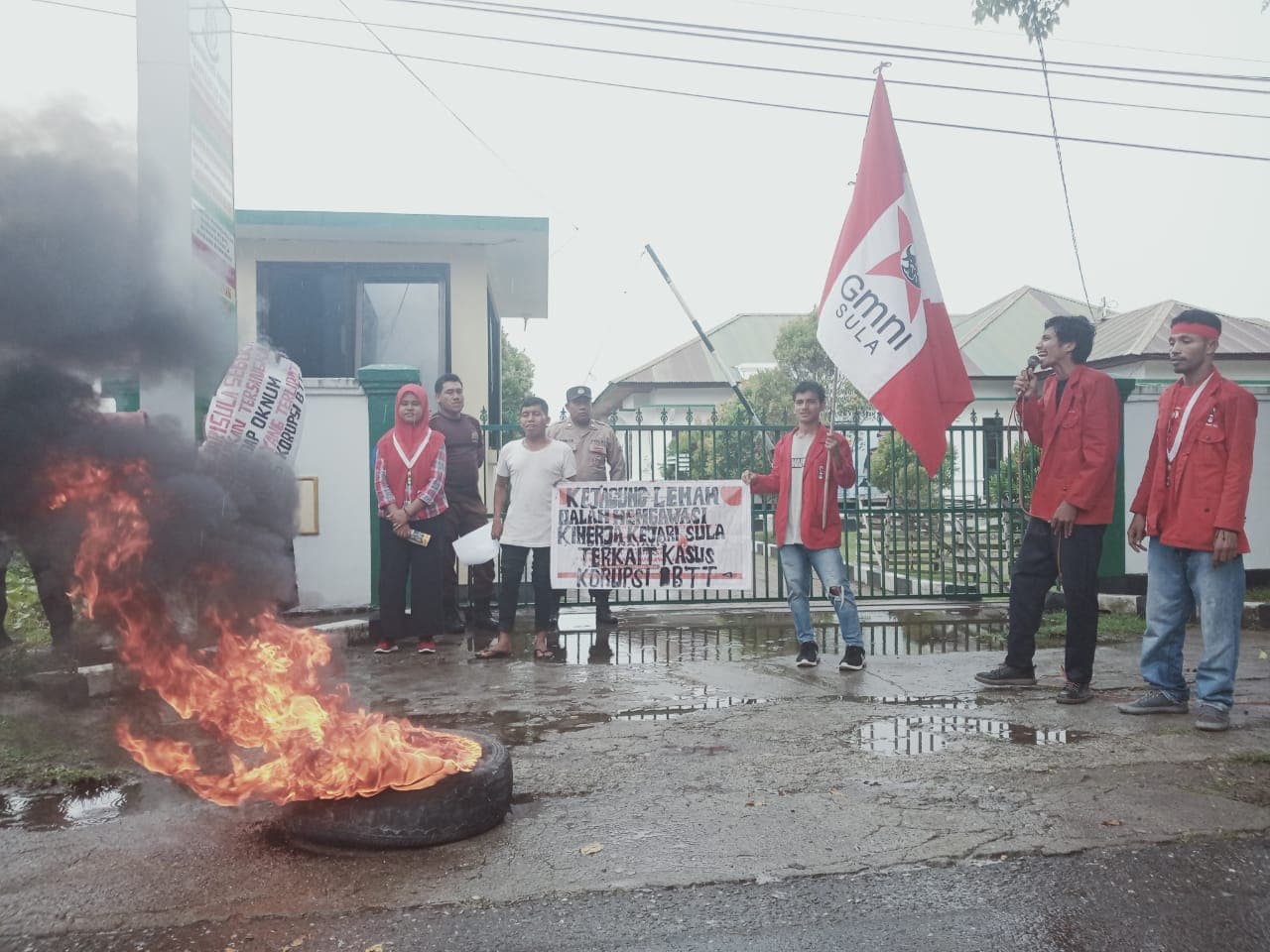 gmni-sula-gedor-kejari-desak-bongkar-dugaan-persekongkolan-kasus-korupsi-jalan